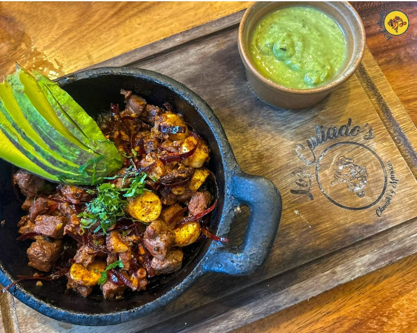 Interior de Los Culiados Mariscos